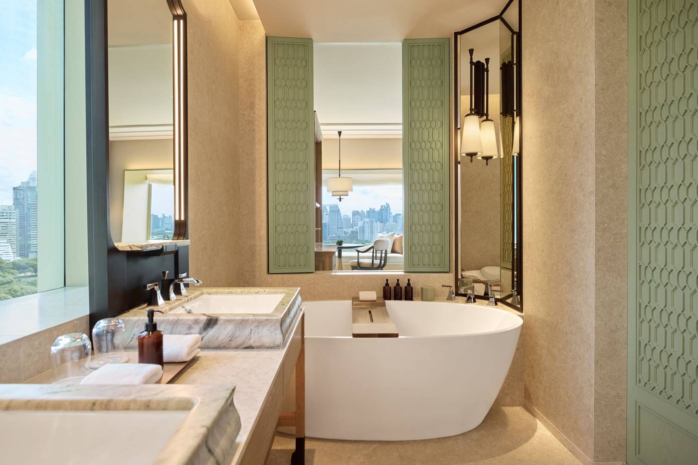 Dusit-Thani-Bangkok-Room-43