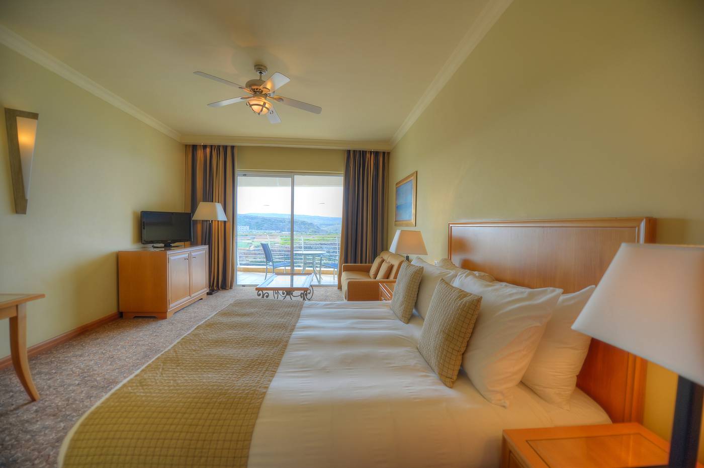 Radisson-Blu-Resort---Spa-Golden-Sands-Room-21