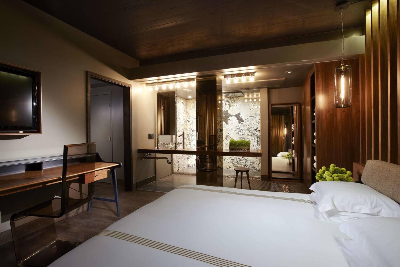 Hollywood-Roosevelt-Room-50