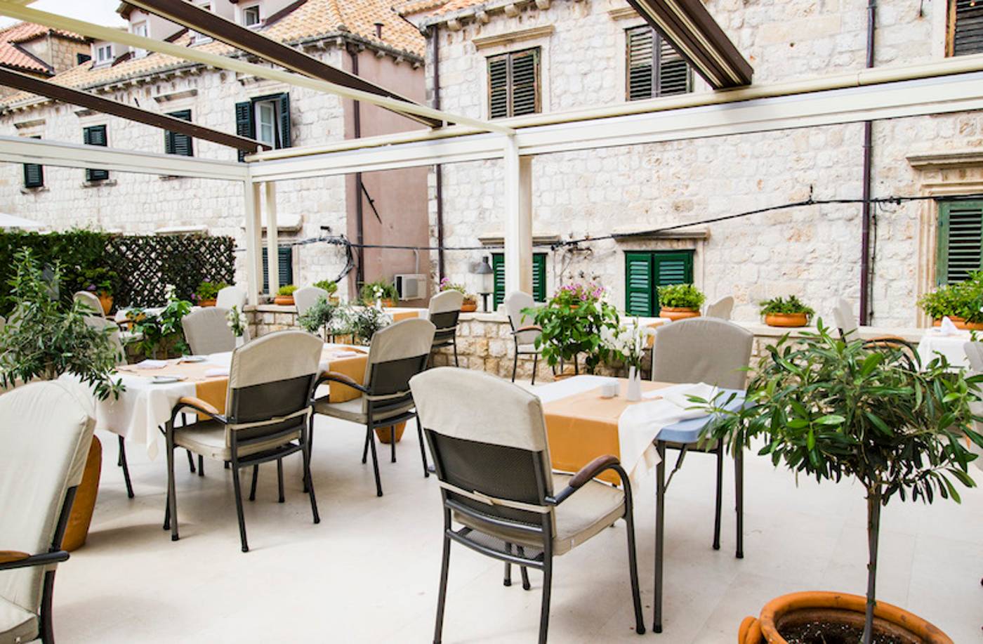 The-Pucic-Palace-Terrace-2