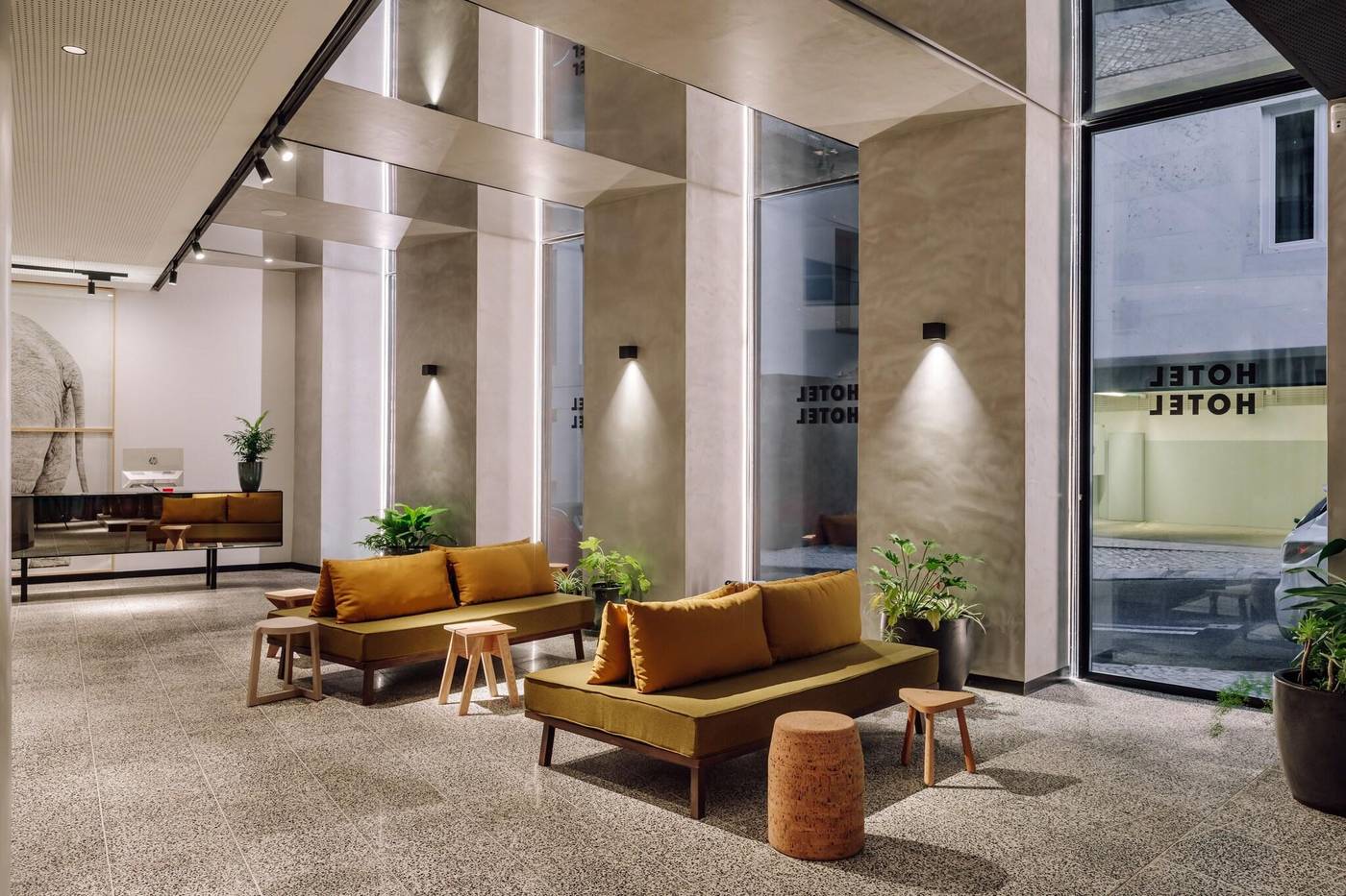 Hotel-Hotel---Member-Of-Design-Hotels-Lobby-10