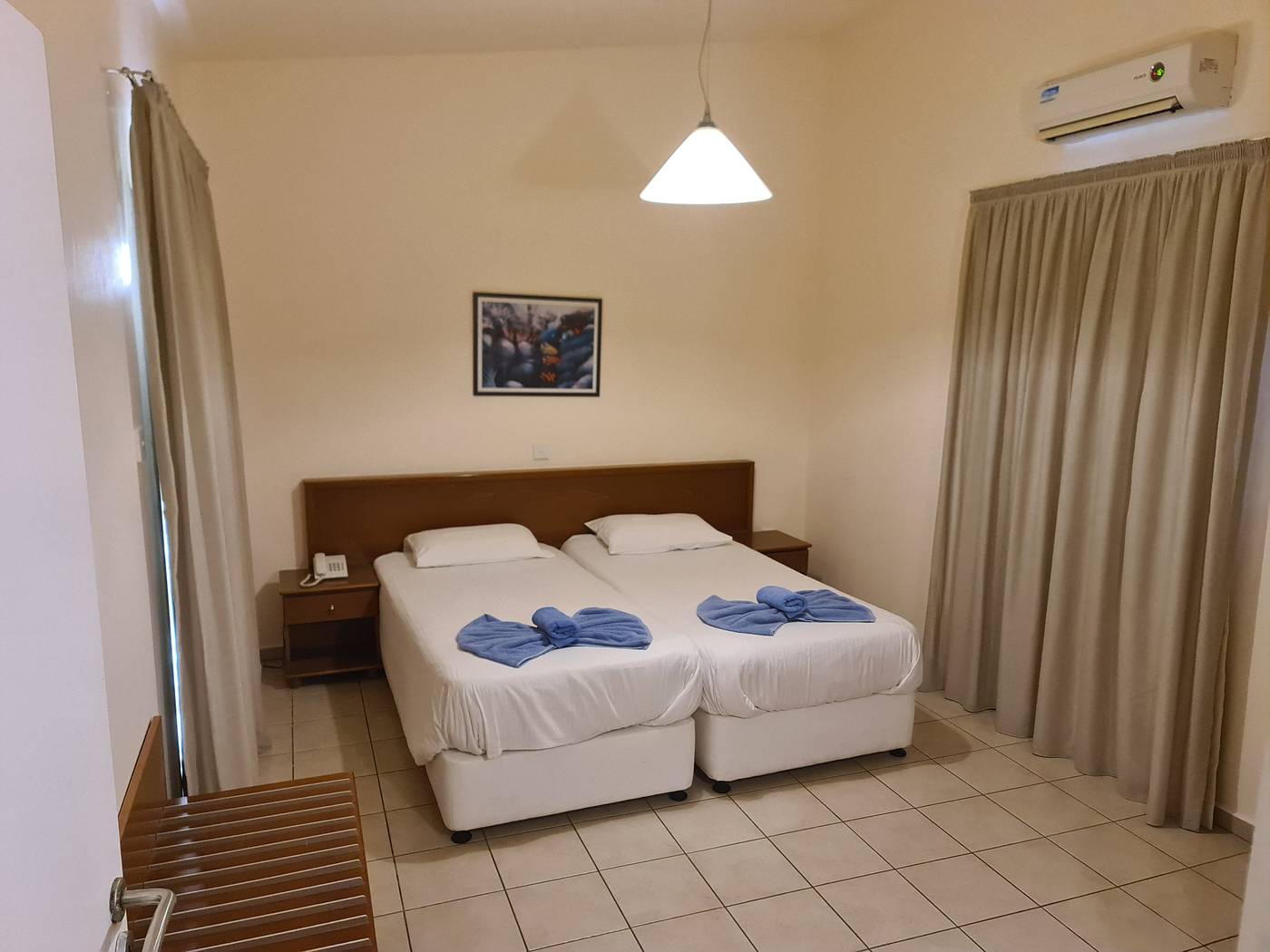Nissiana-Hotel-and-Bungalows-Room-24