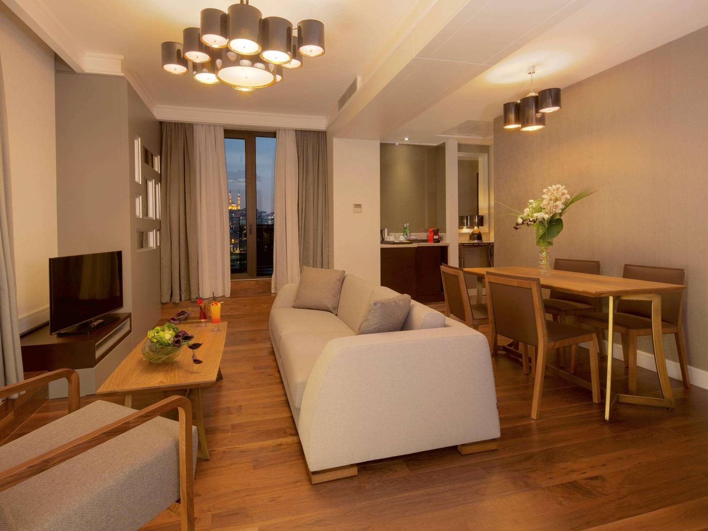 Movenpick-Hotel-Istanbul-Golden-Horn-Room-37