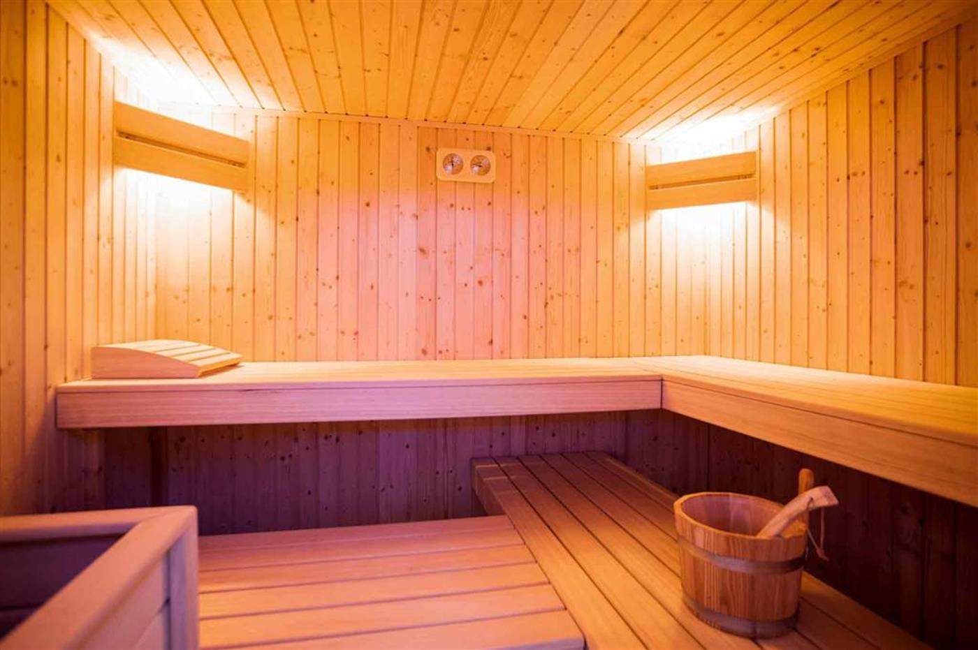 Hotel-Mercure-Brussels-Centre-Midi-General-view-28