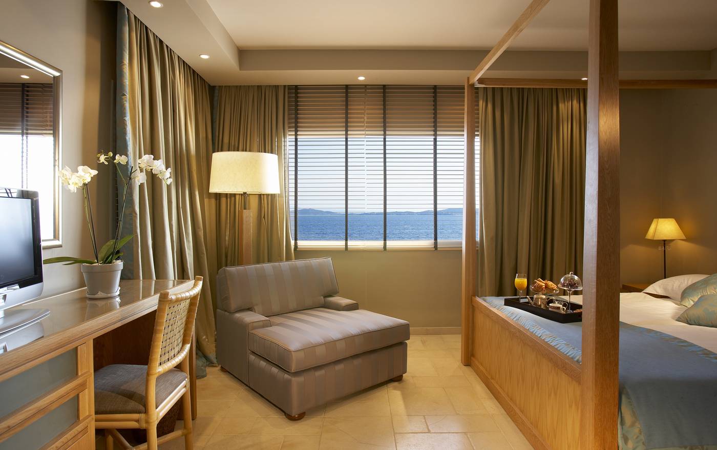 Eagles-Palace-Room-42