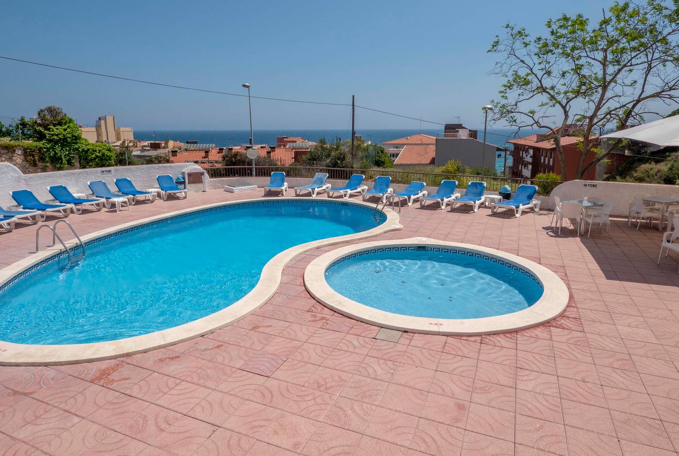 Apartaments-AR-Muntanya-Mar-Pool-4
