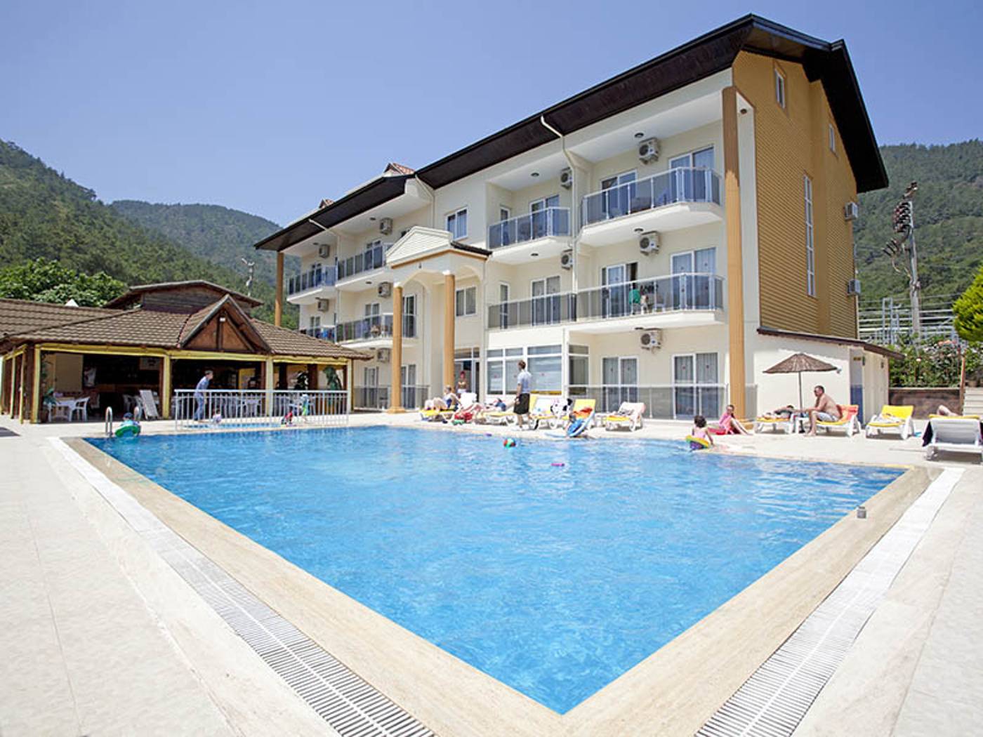 Club Tokmak Apartments