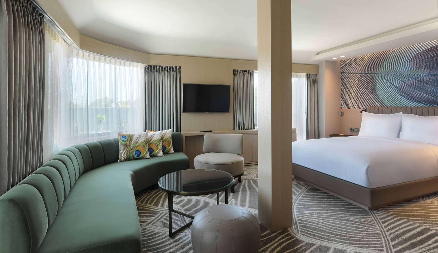 Doubletree-By-Hilton-Istanbul-Sirkeci-Room-10