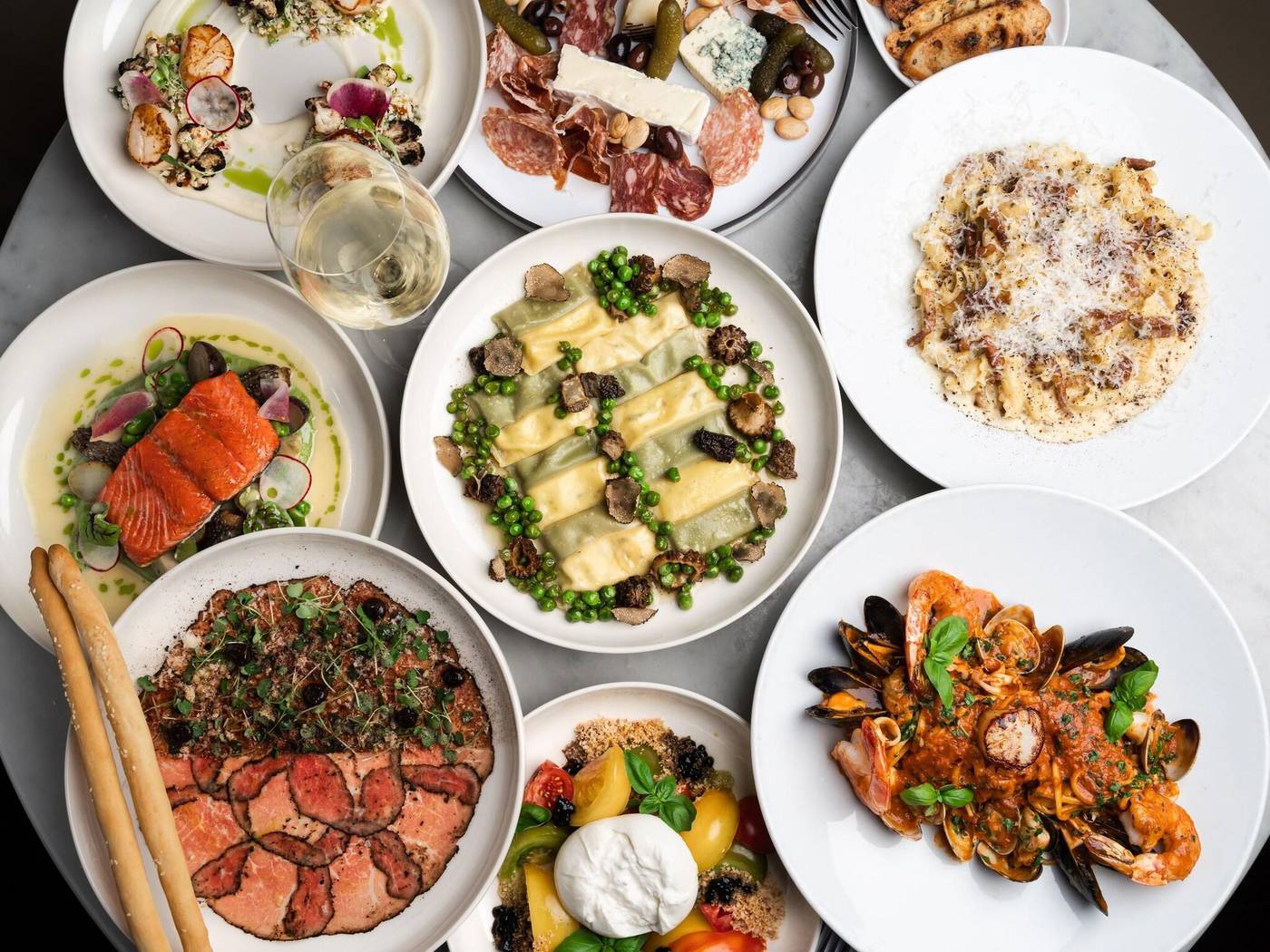 Century-Plaza-Hotel---Spa-Vancouver-Restaurant-87