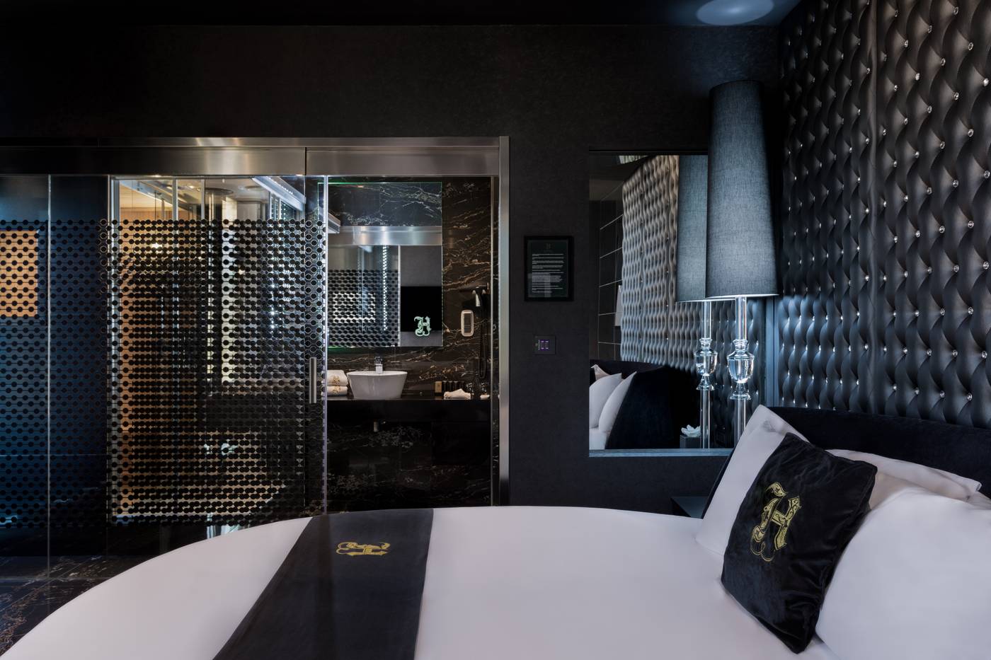 Hugo-s-Boutique-Hotel-Room-19