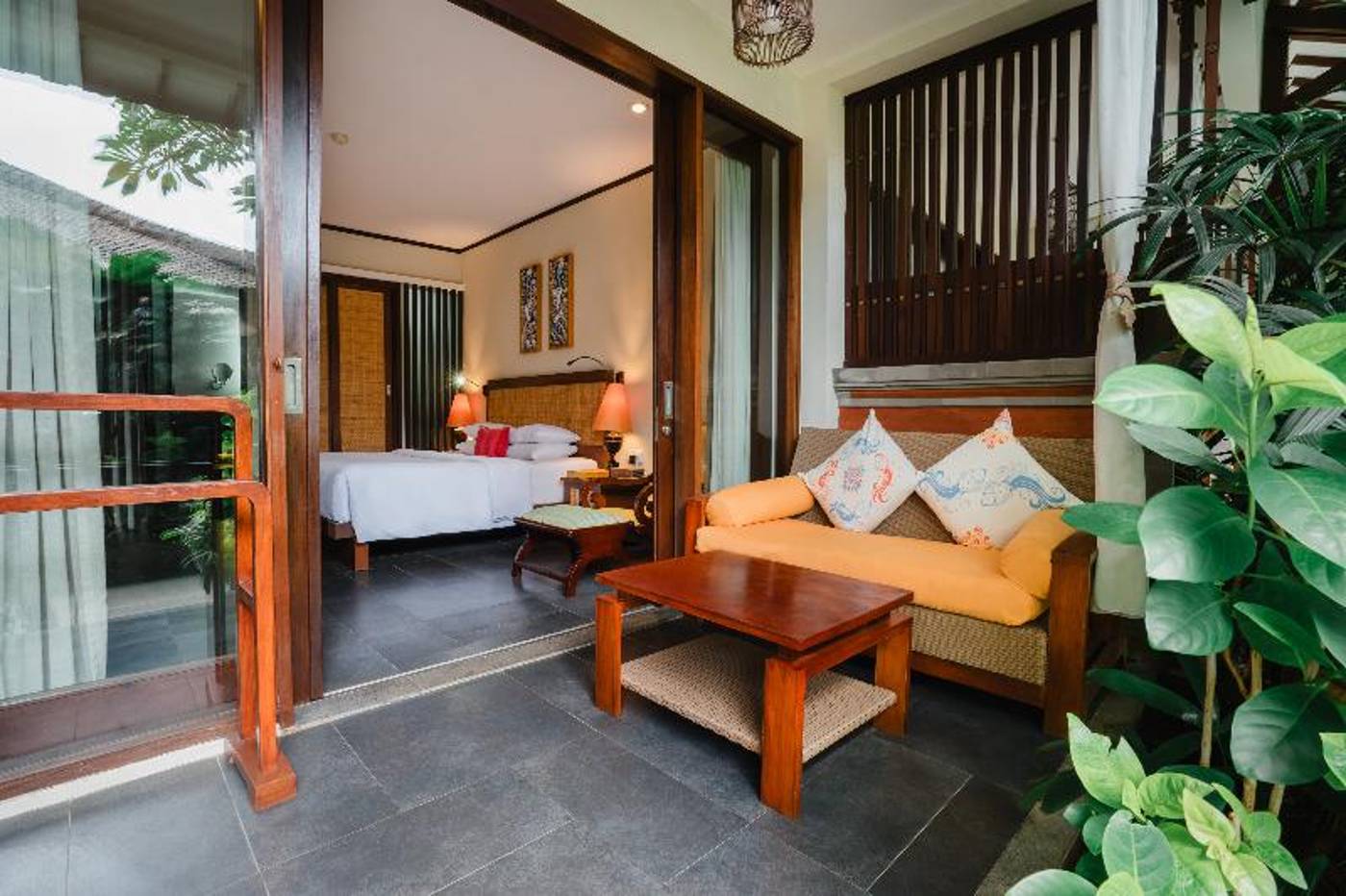 KUTA SEAVIEW BOUTIQUE 18.08