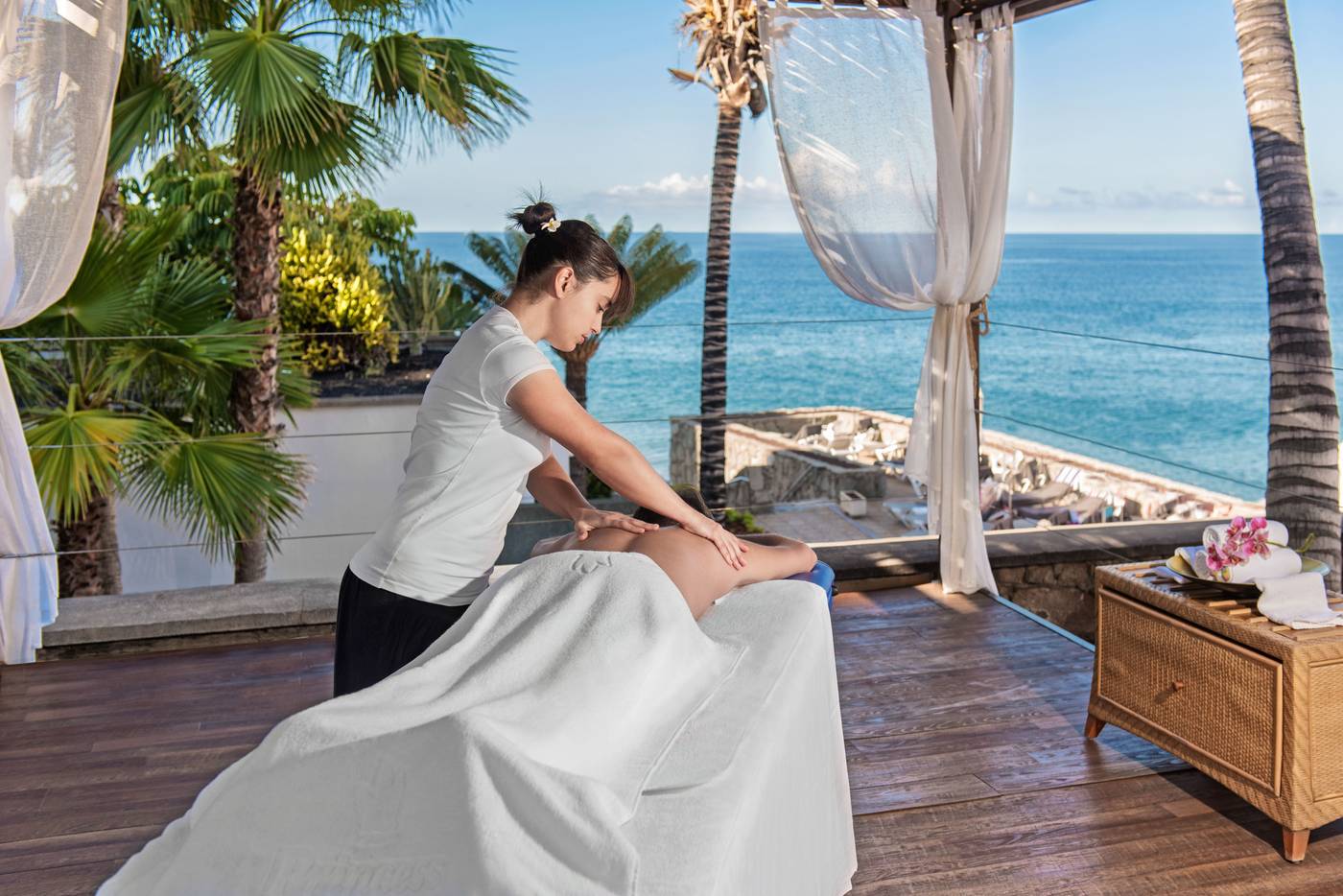 TUI-BLUE-Suite-Princess--Adults-Only--Sports-and-Entertainment-61