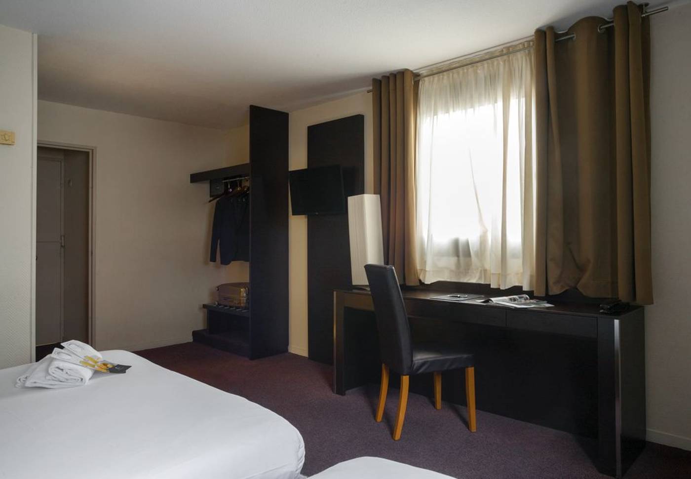 Apogia-Paris-Room-26