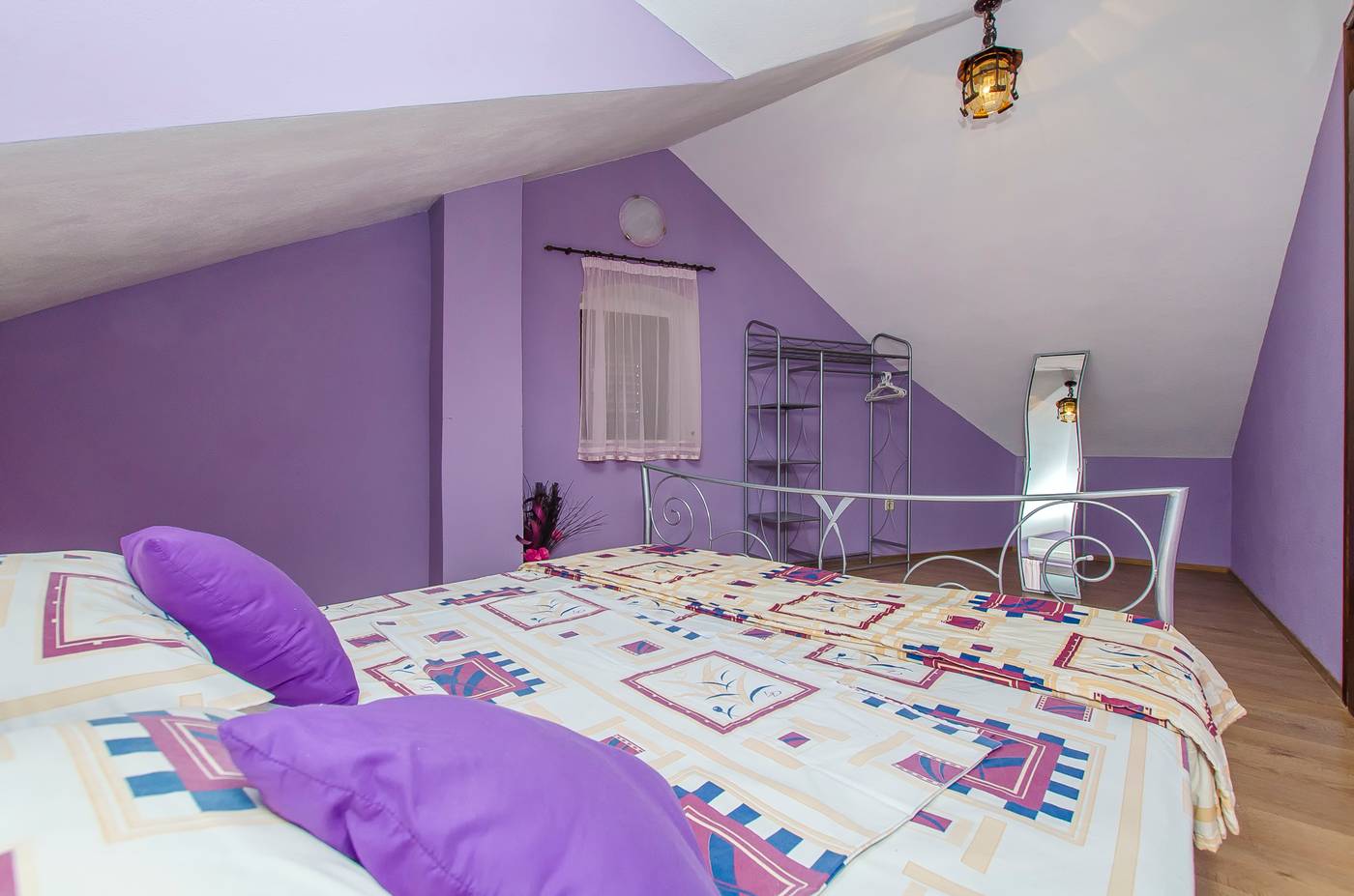 Palace-Derossi-Room-40