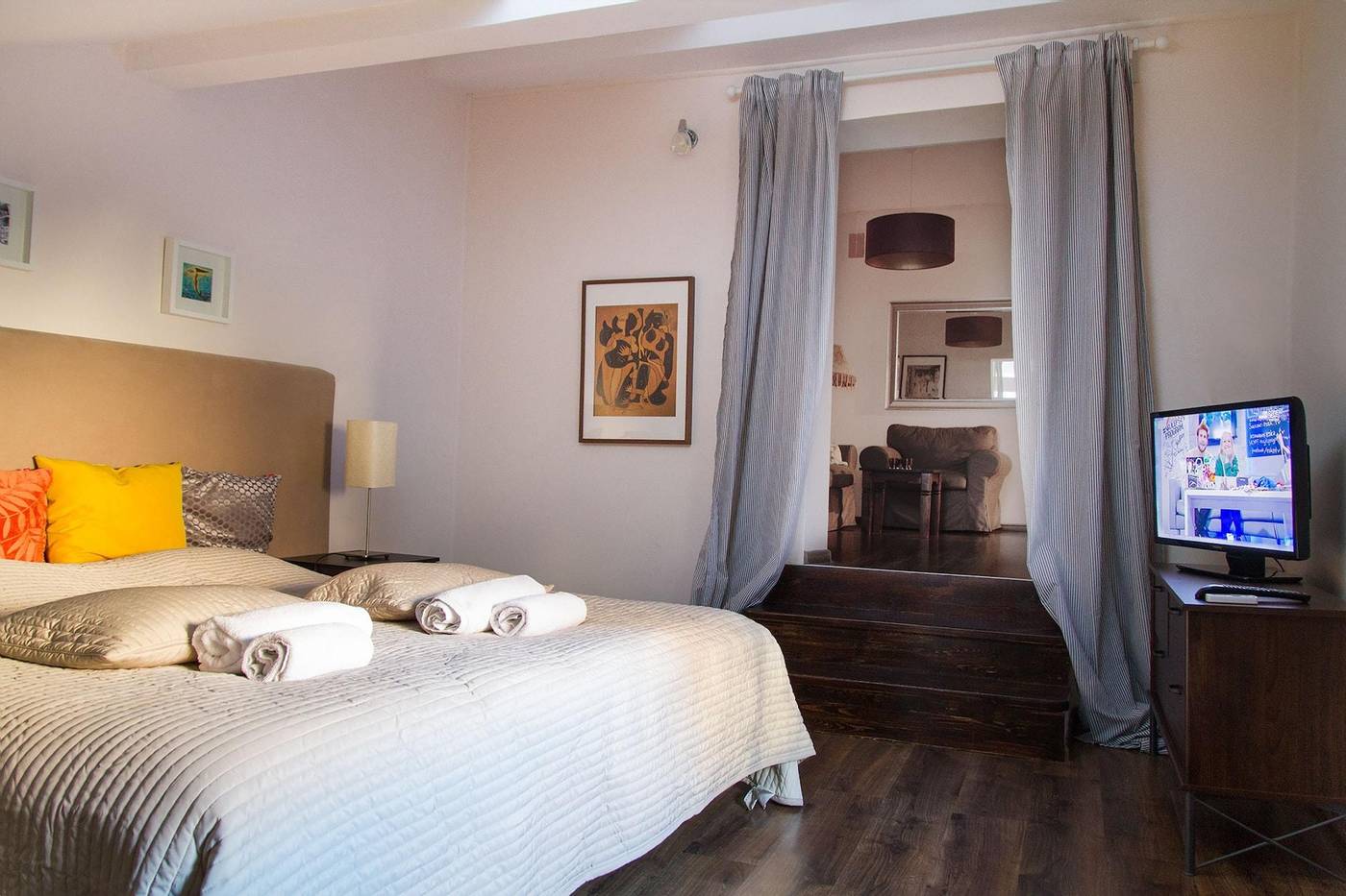 Lounge-Apartments-Room-24