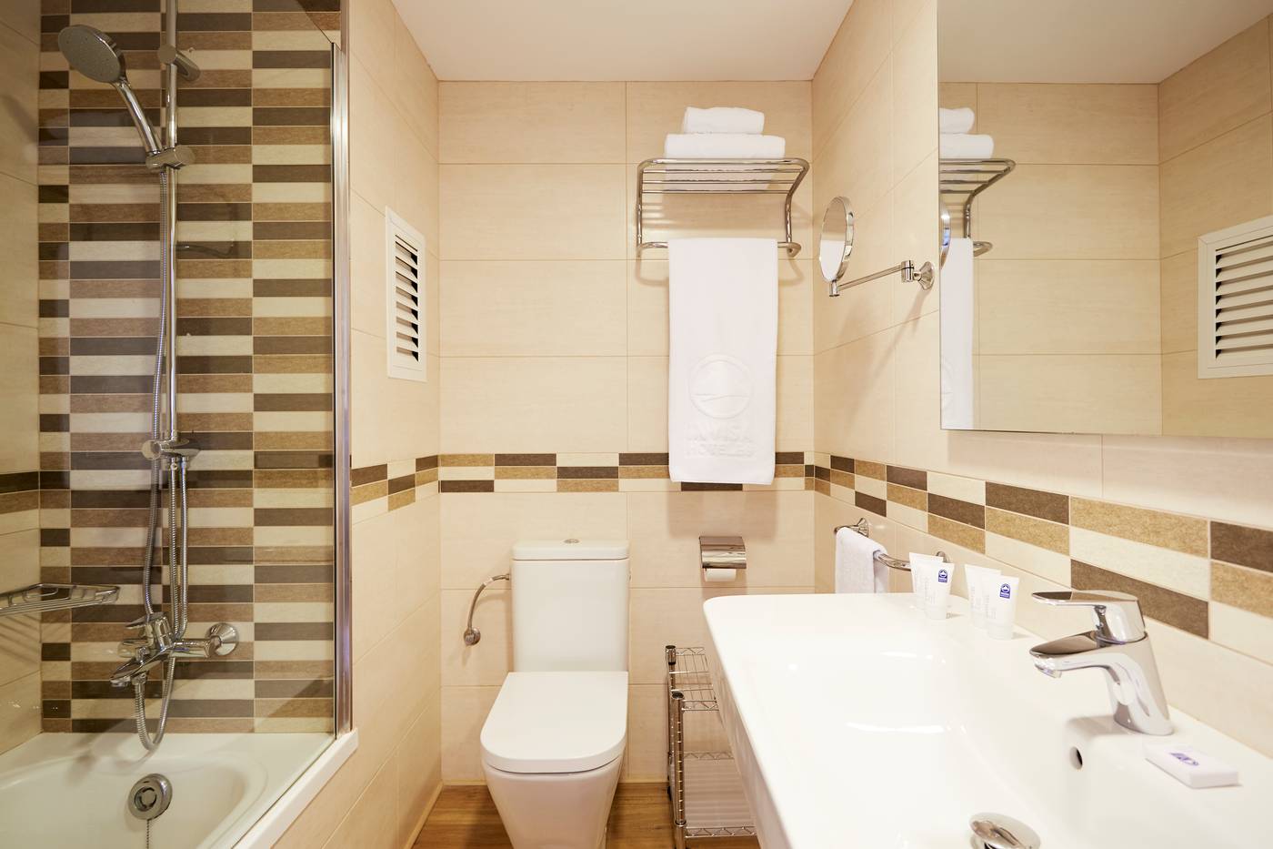 Invisa-Hotel-Ereso-Room-12