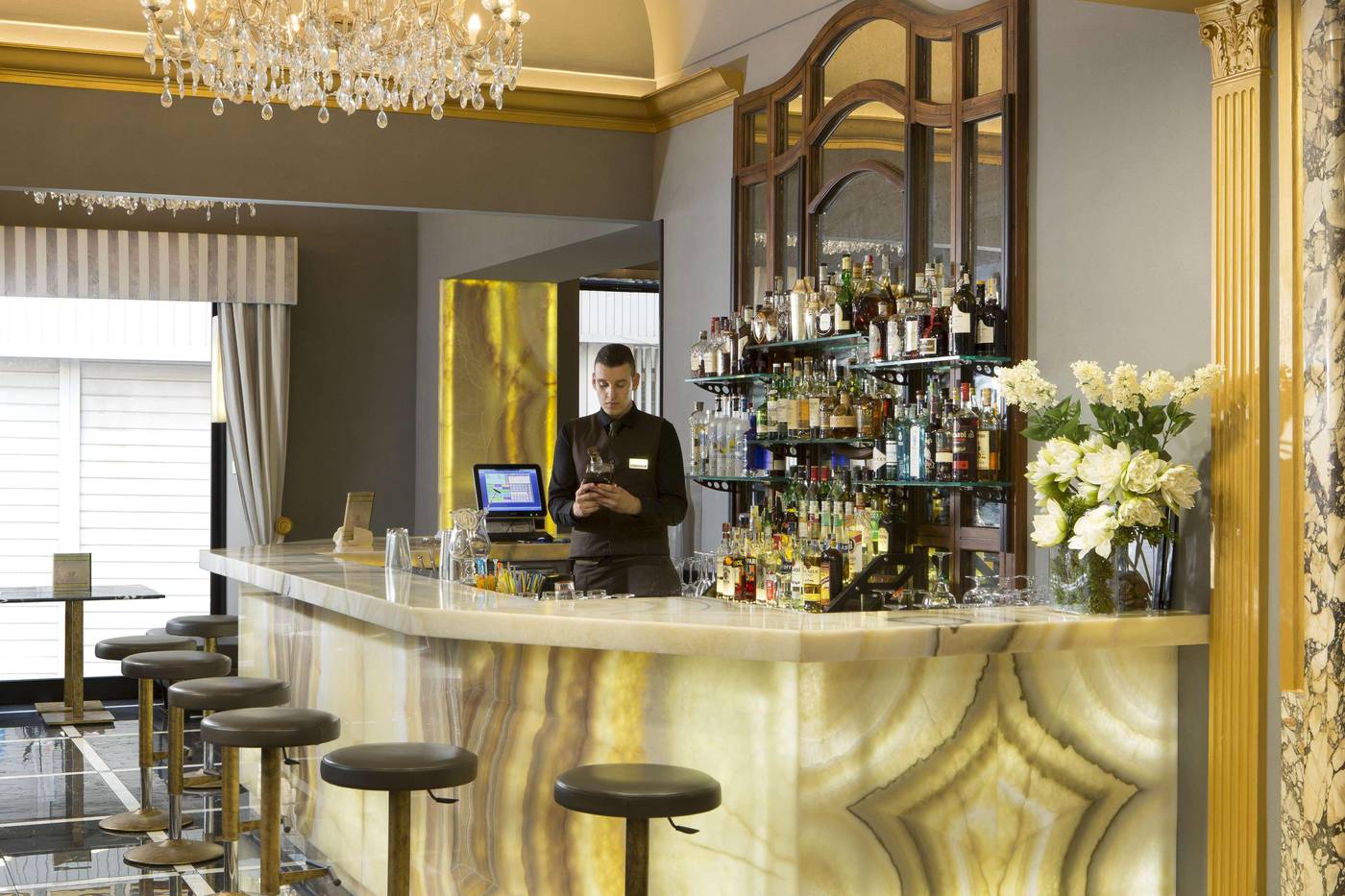 Golden-Tulip-Rome-Piram-Bar-15