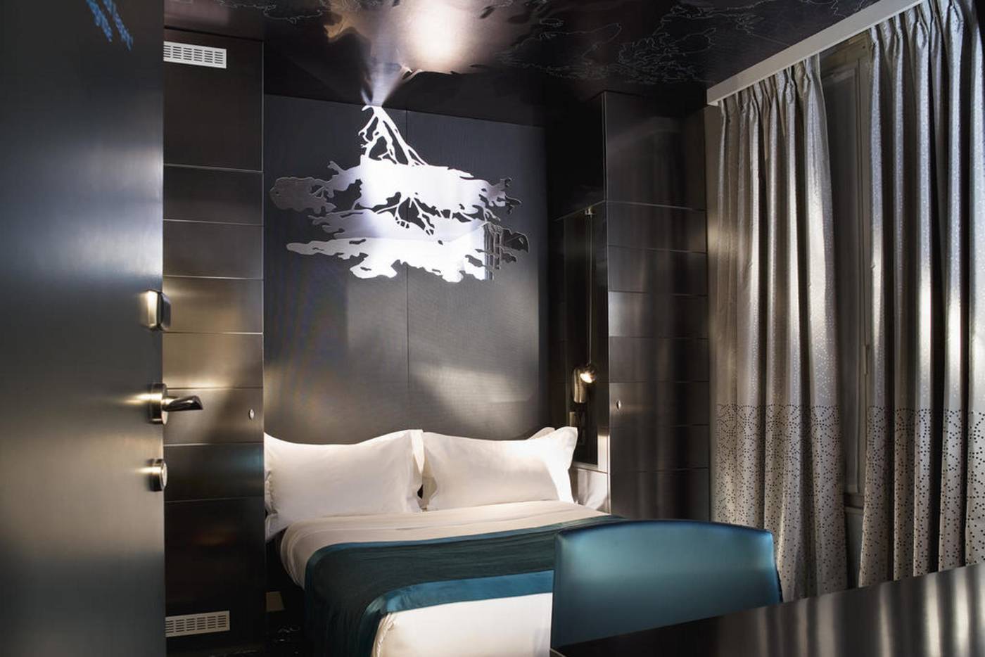 Hotel-A-la-Villa-des-Artistes-Room-24