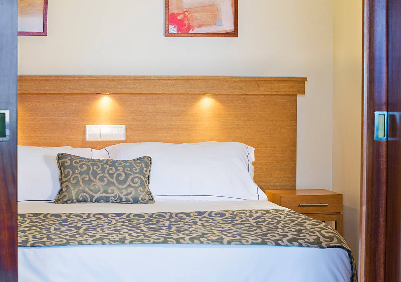 Sunset-Beach-Club-Room-29