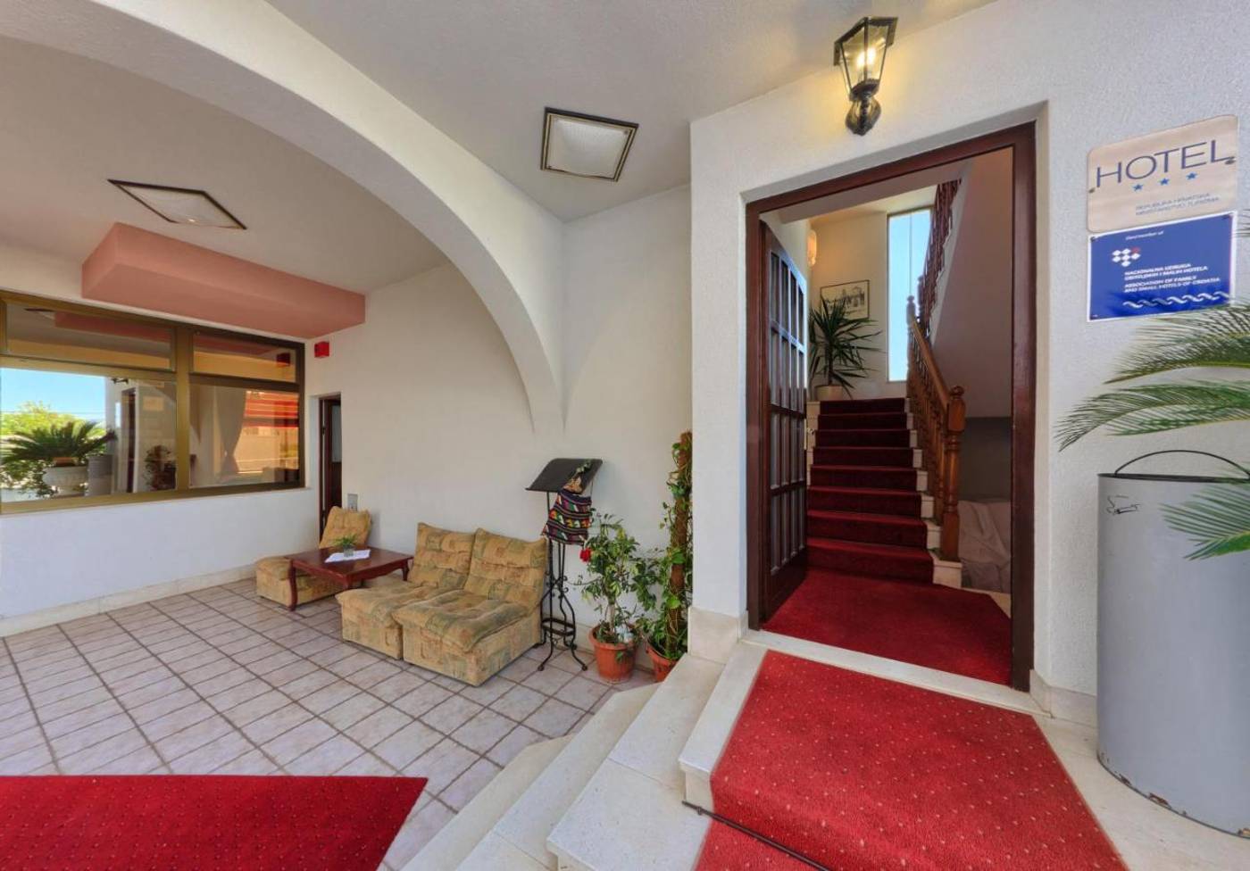 Trogirski-Dvori-Lobby-12