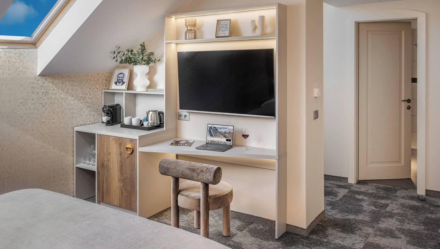 Hotel-Maestro-Room-17