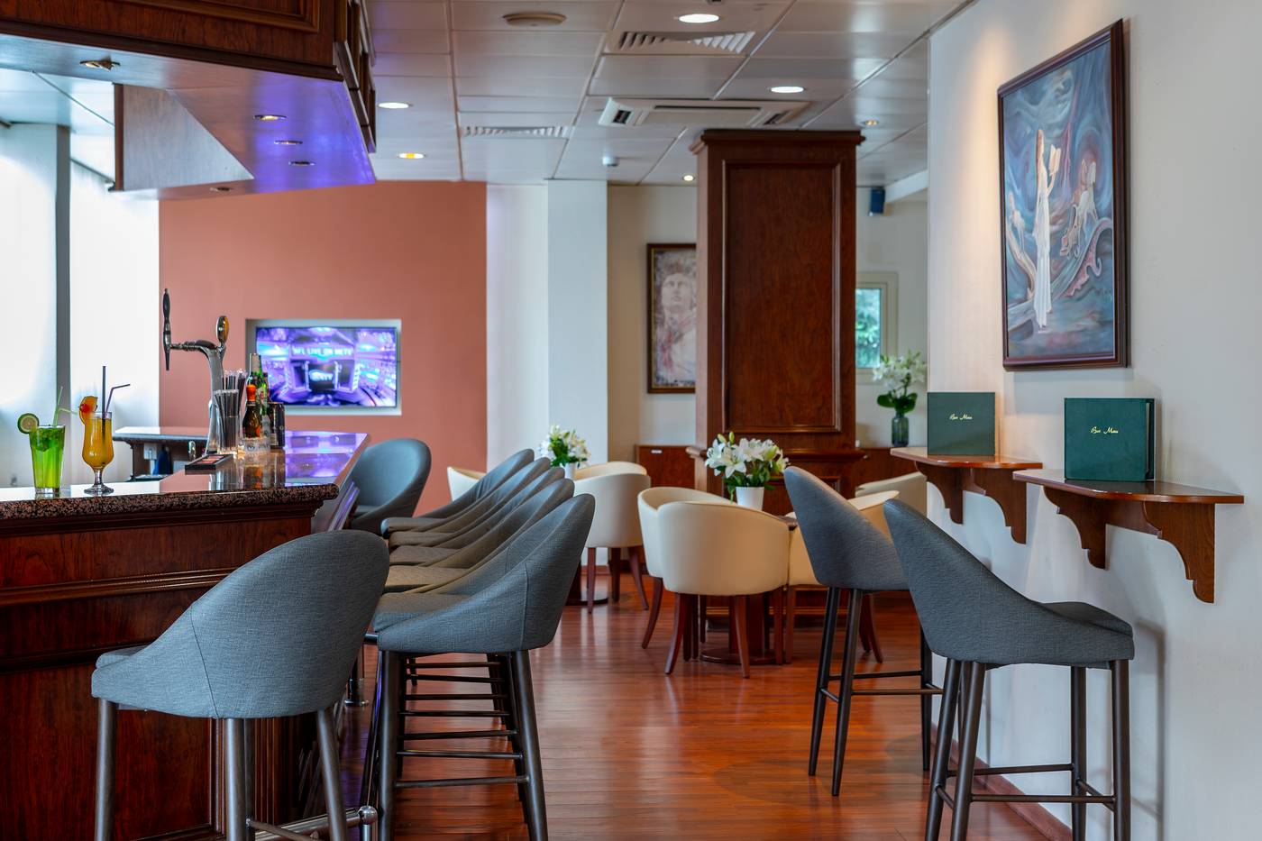 Kapetanios-Limassol-Hotel-Bar-16