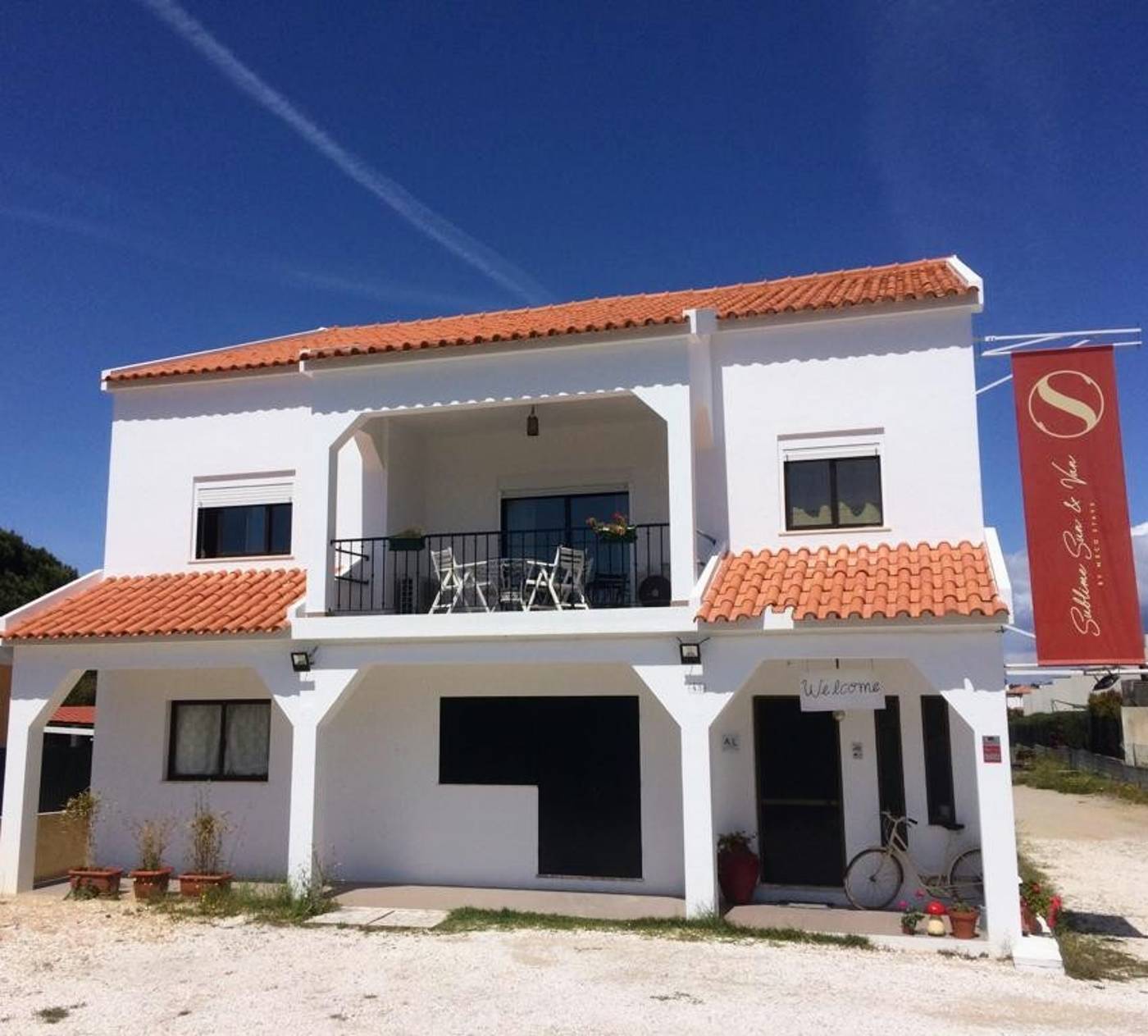 Sublime Sun and Van by Meco Stays-Portugal-Sesimbra-General view-8