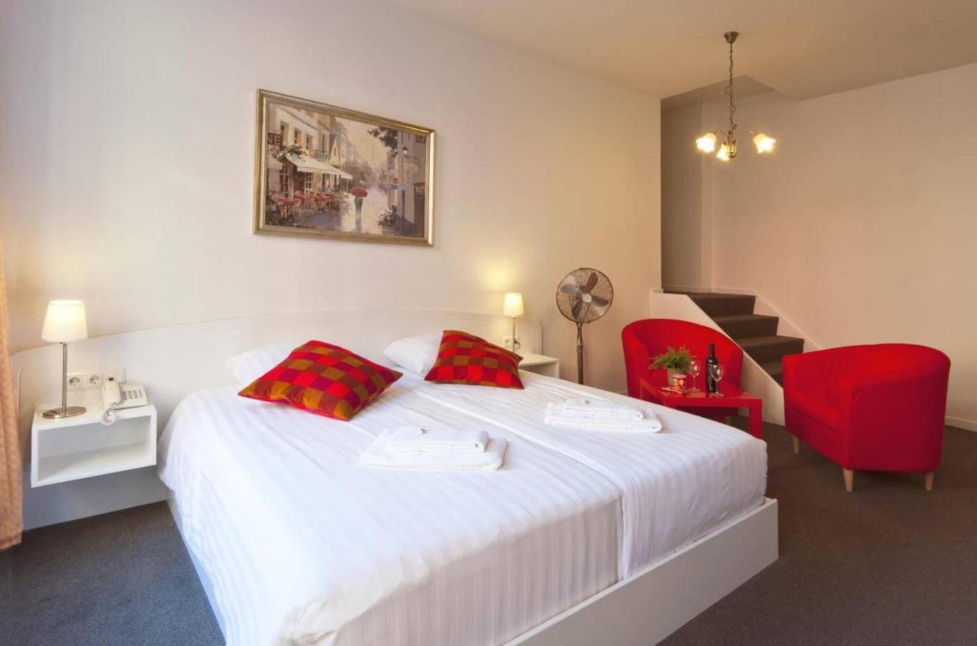 Ambassador-City-Centre-Hotel-Room-16