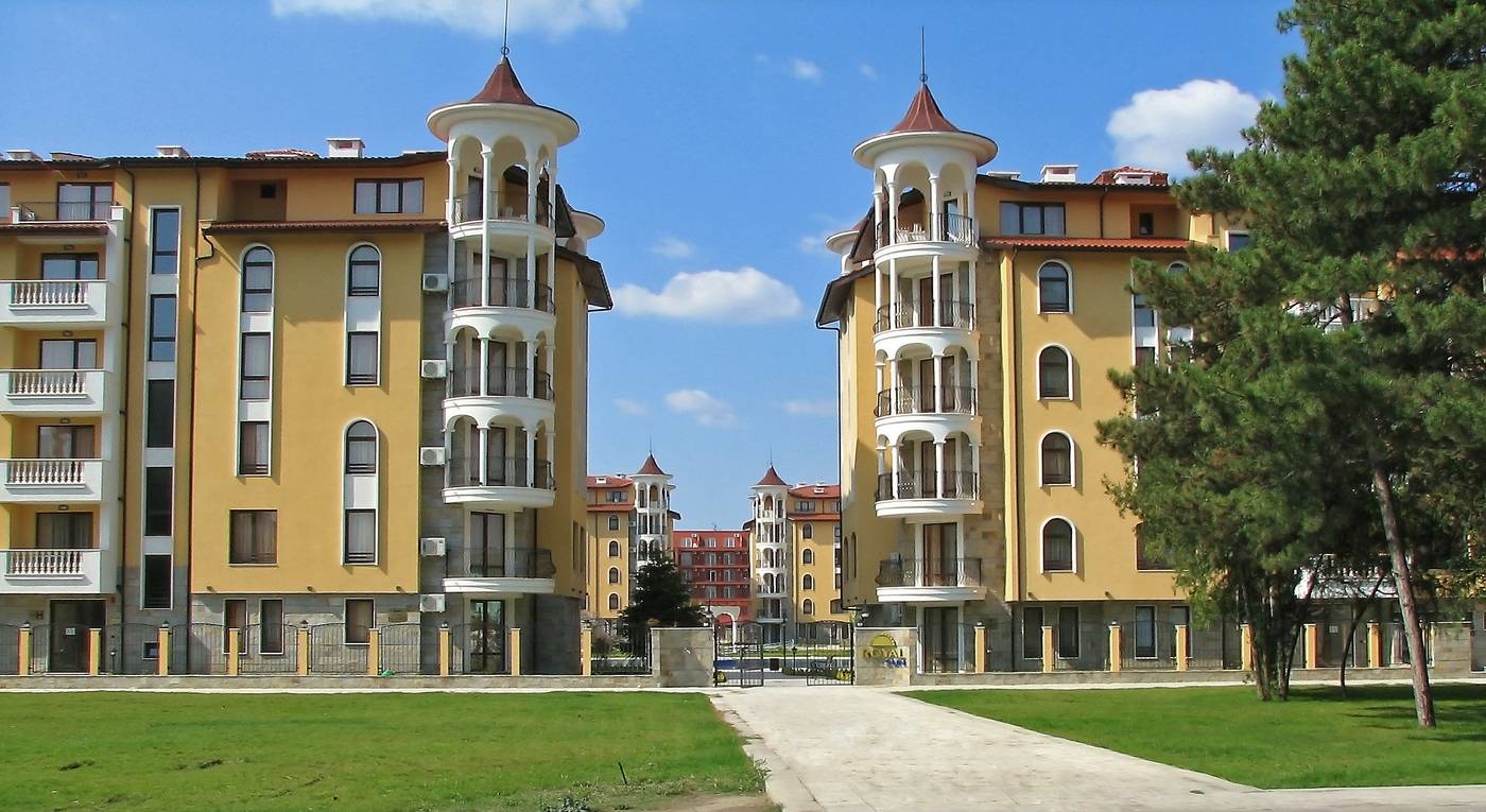 Royal-Sun-Apartments-General-view-18