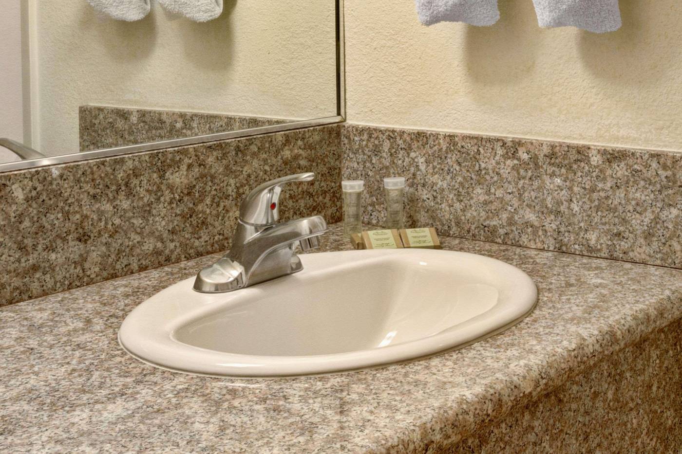 Super 8 by Wyndham Las Vegas North Strip/Fremont-United States-LAS VEGAS-Room-4