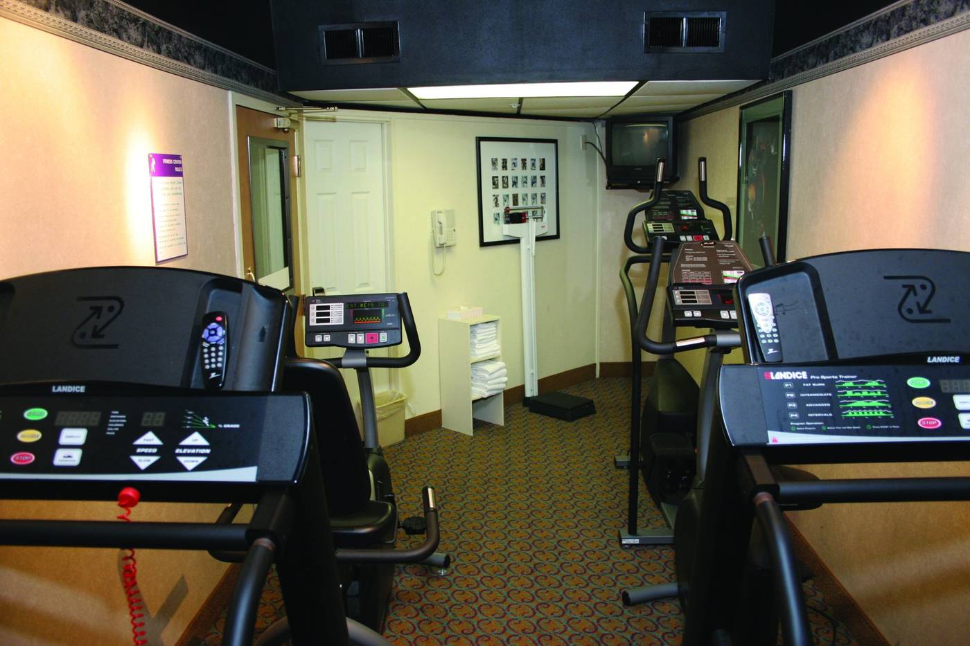 Peacock-Suites-Sports-and-Entertainment-9