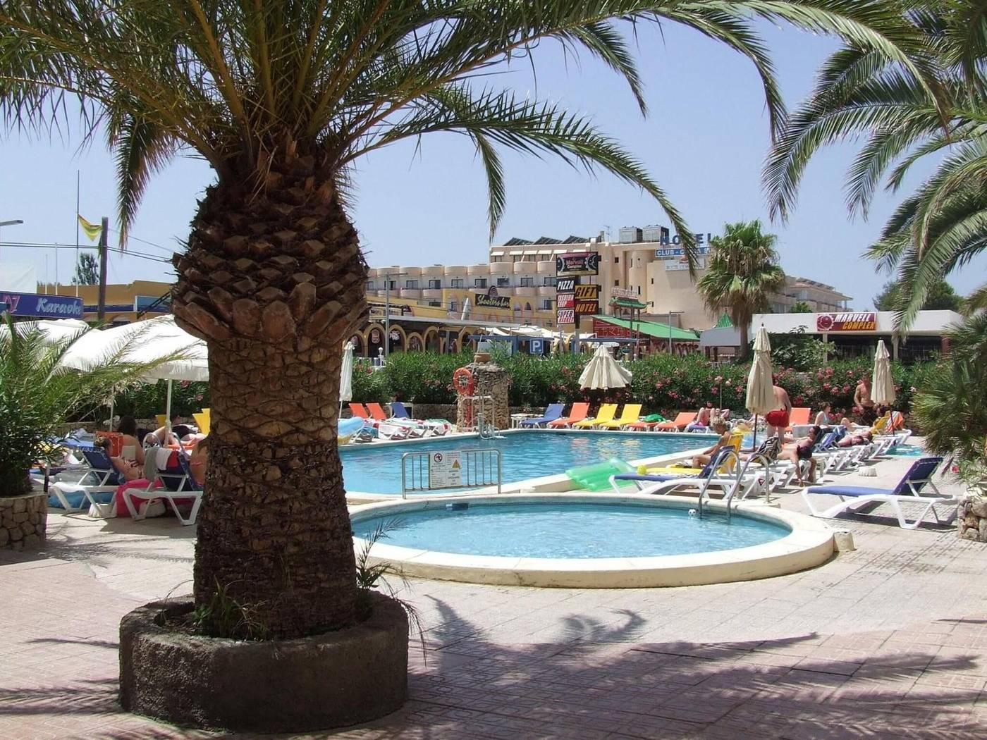 Bahia-de-San-Antonio-Pool-13