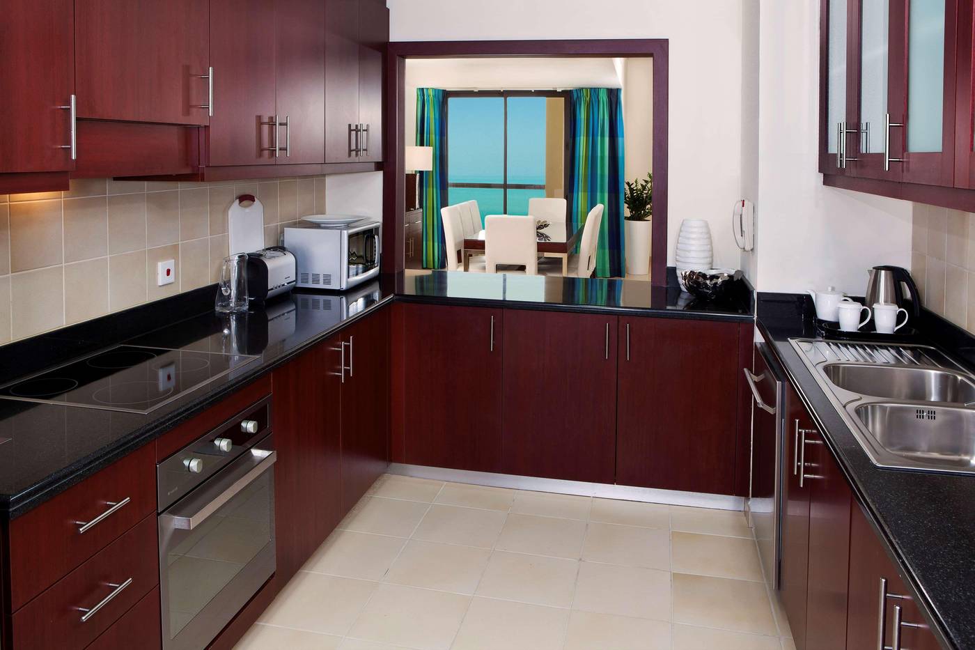 Hilton-Dubai-The-Walk-Room-42