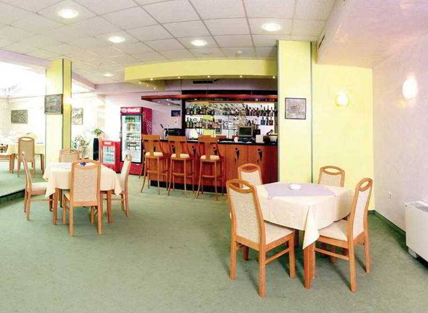 Light-Bulgaria-SOFIA-Bar-6