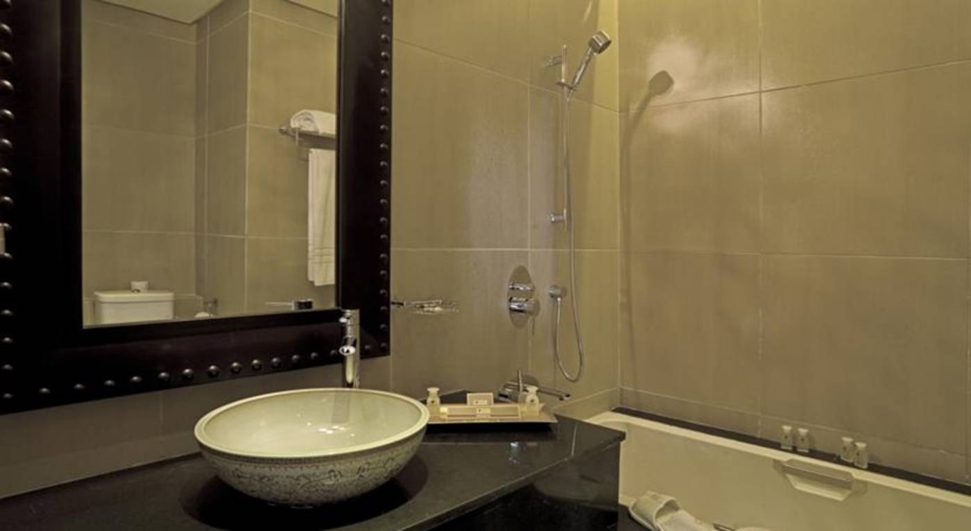 Adam-Park-Hotel---Spa-General-view-36