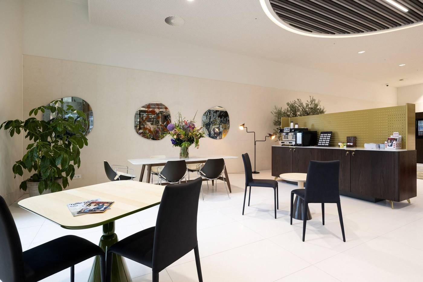 Premier-Suites-Plus-Amsterdam-Conferences-4