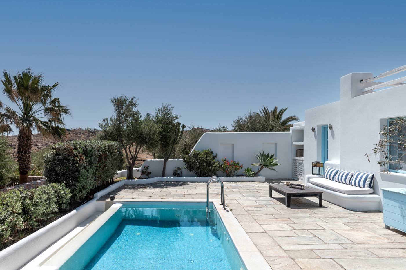 Anema-Boutique-Hotel--Villas-Santorini-Room-5
