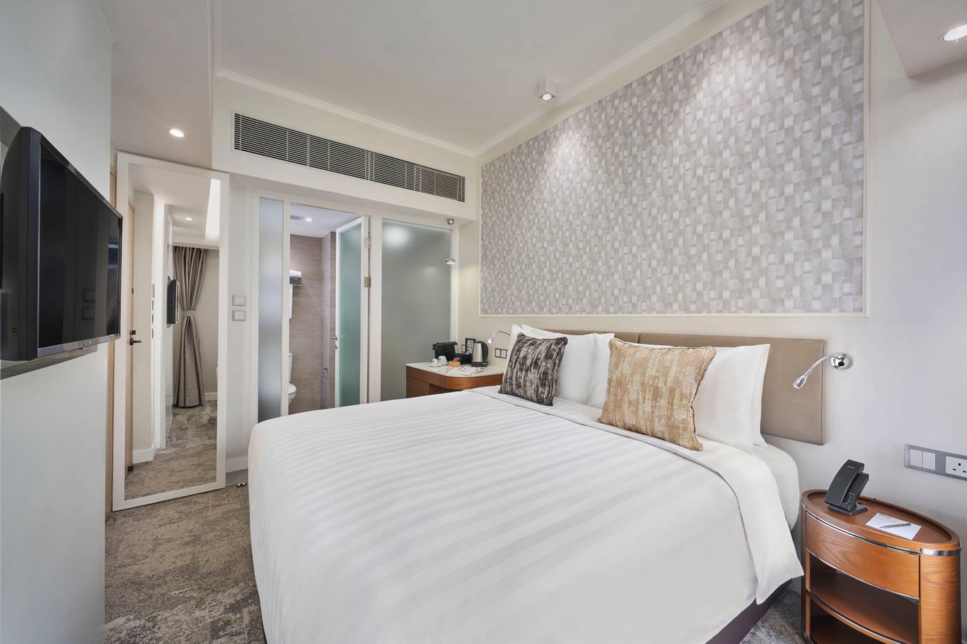 Y-Hotel-Hong-Kong-Room-3