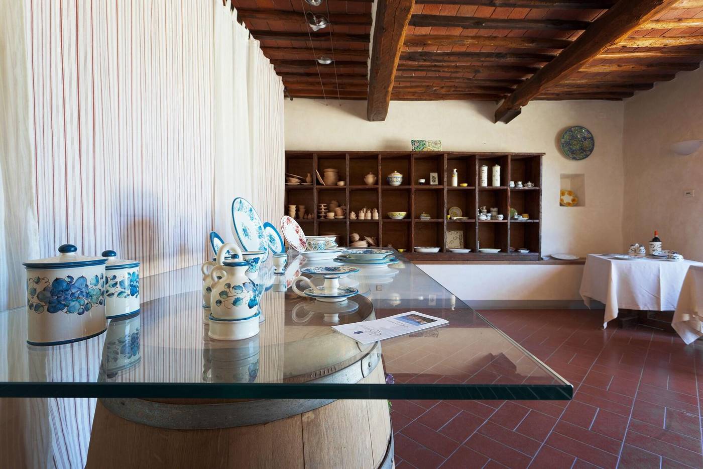 Castello-Di-Spaltenna-Lobby-38