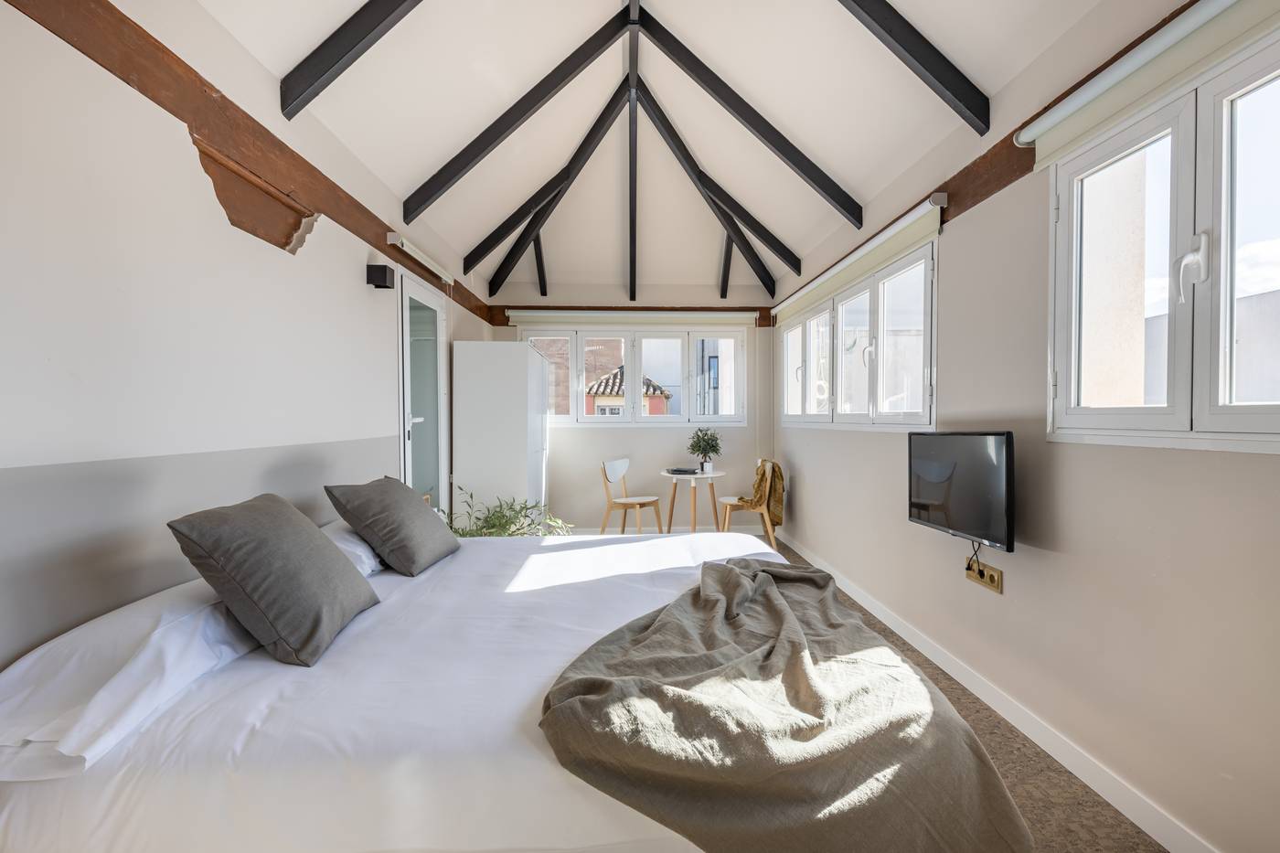 Libere-Malaga-Teatro-Romano-Room-2