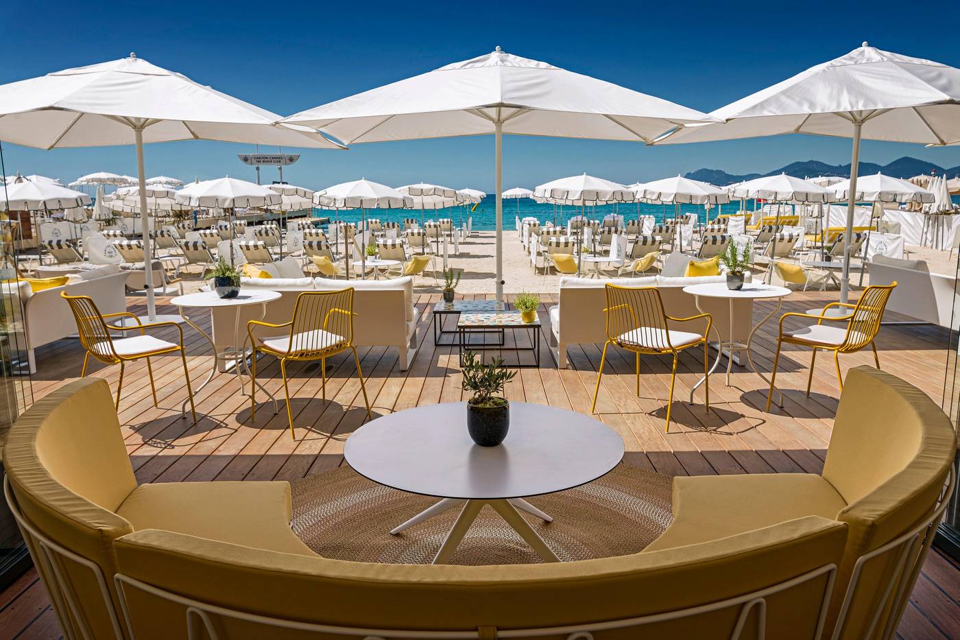 Regent-Carlton-Cannes-Beach-21