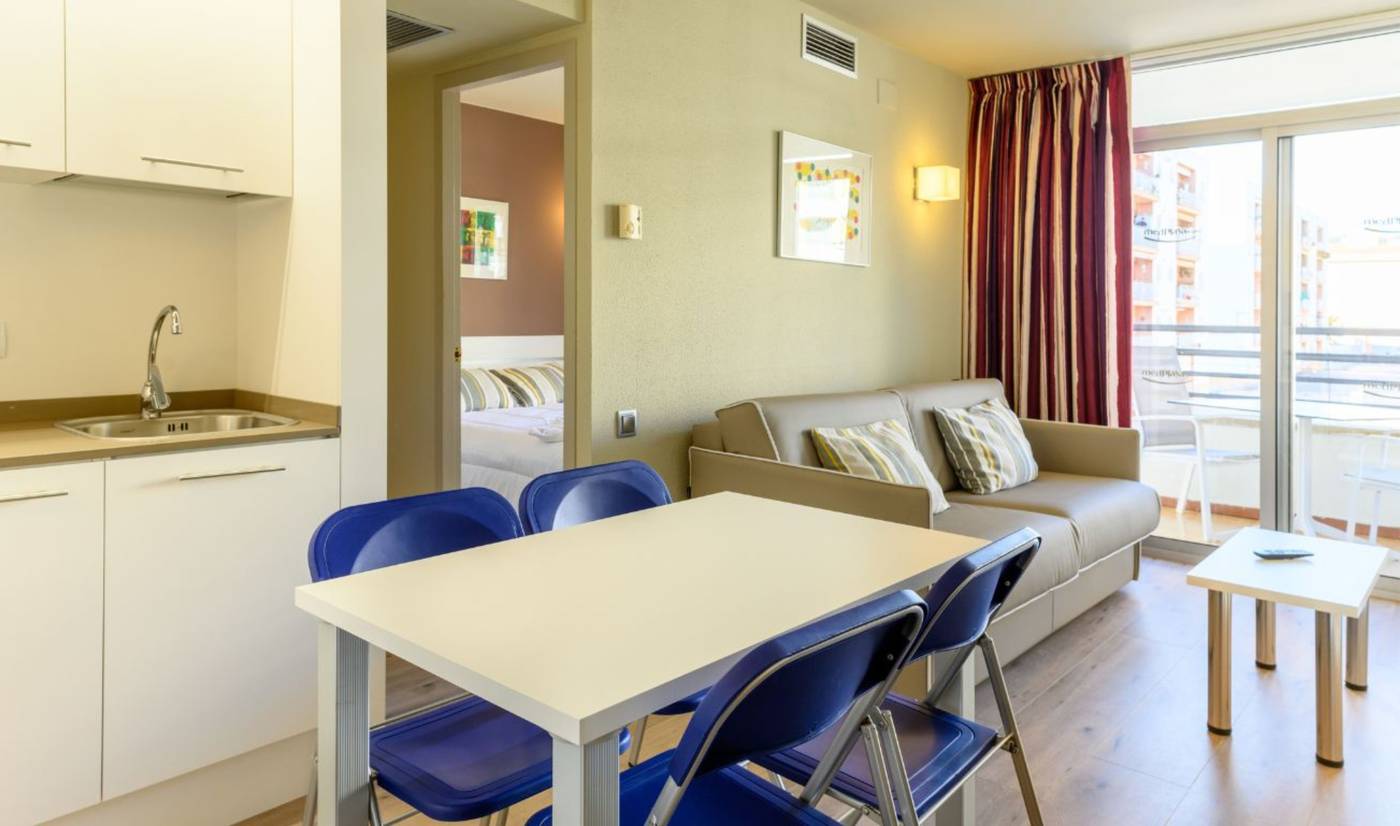 MedPlaya-Esmeraldas-Aparthotel-Room-9