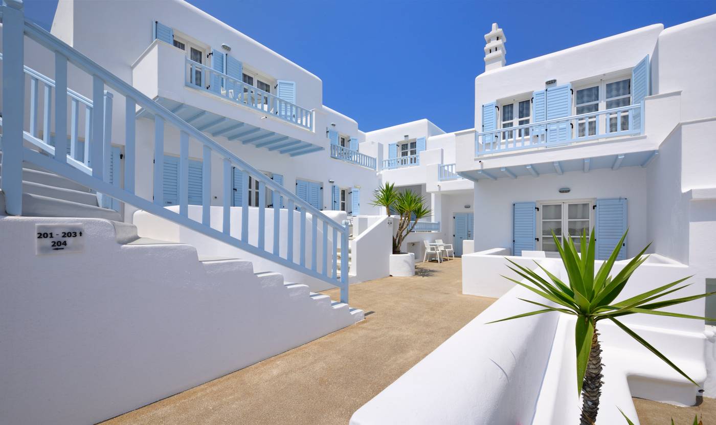 Petinos-Beach-General-view-9