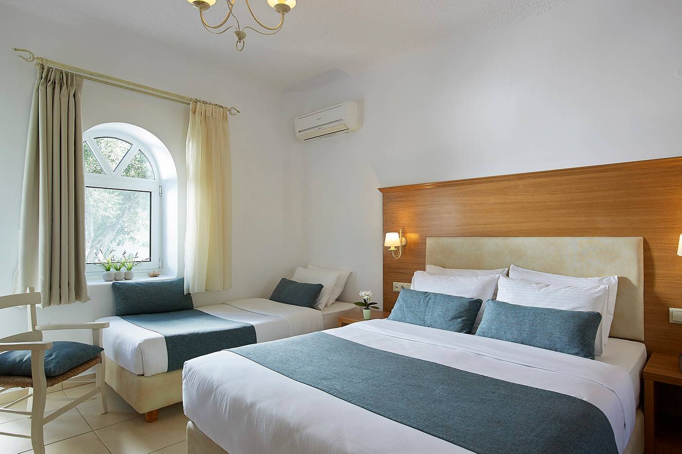 CHC-Coriva-Beach-Room-26