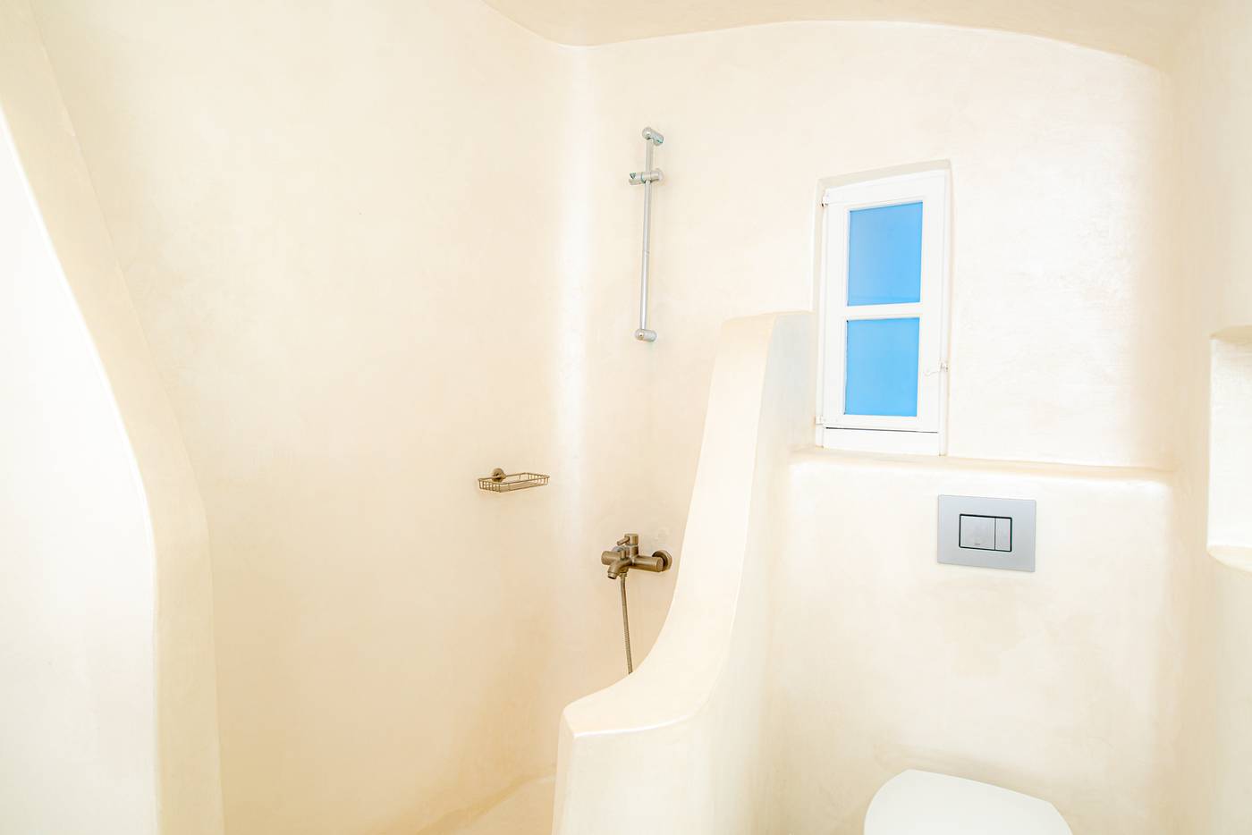 Heaven-s-Edge-Room-38