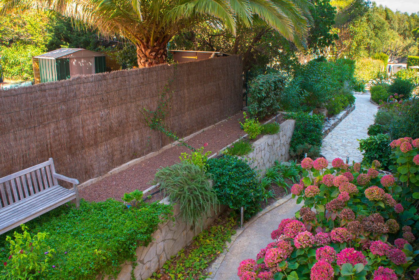 Hotel-Le-Catalogne-Room-17