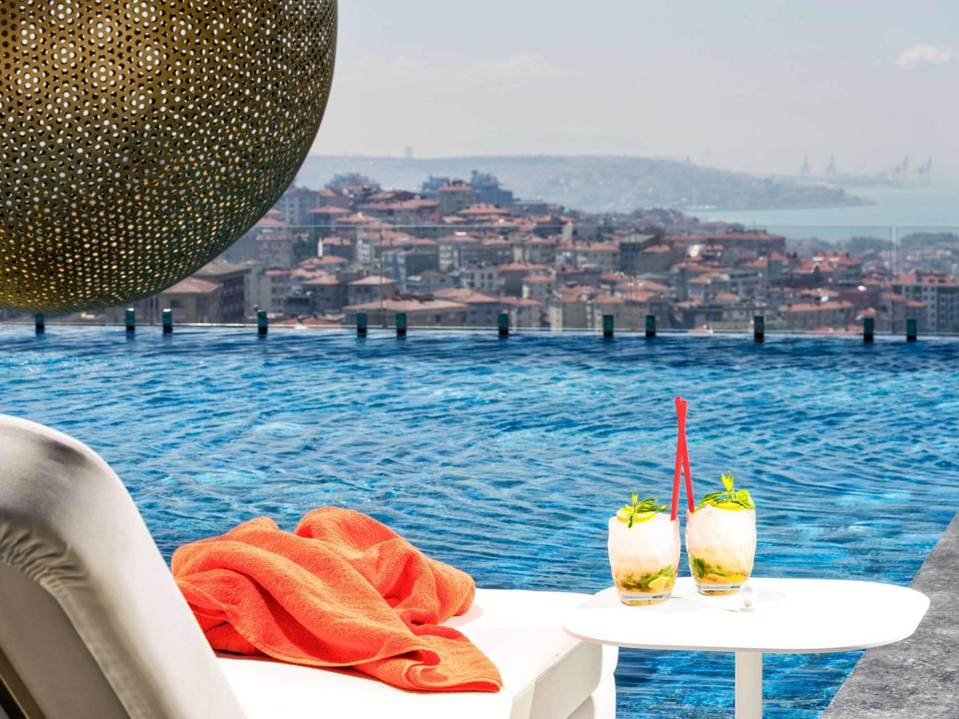 Fairmont-Quasar-Istanbul-Pool-8