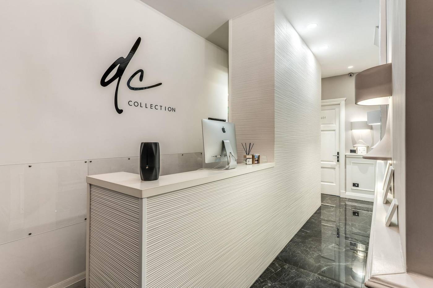 Rhea-Silvia-Luxury-Rooms-Spagna-Lobby-6