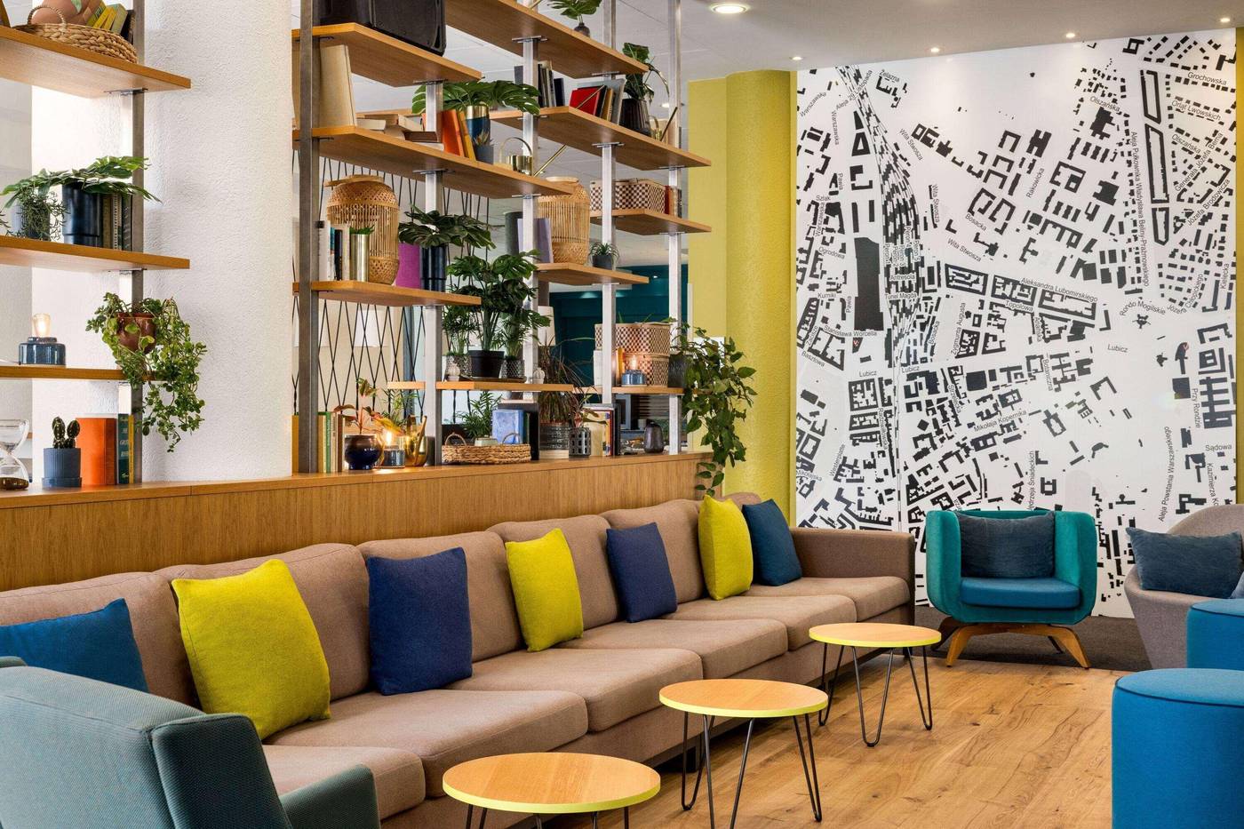 Vienna-House-Easy-by-Wyndham-Cracow-Lobby-11