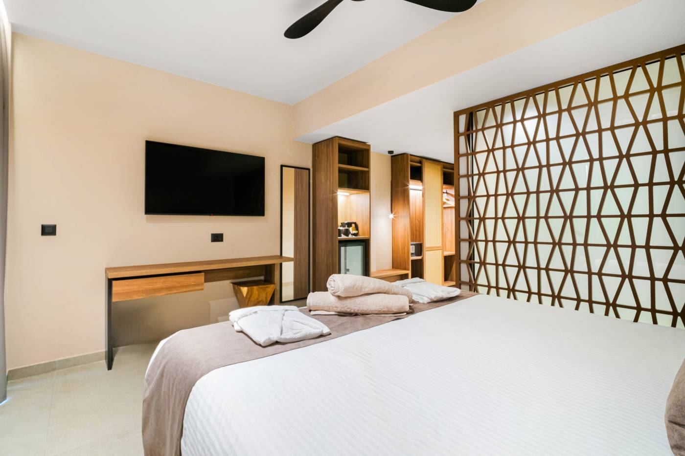 Eden-Rock-Room-28